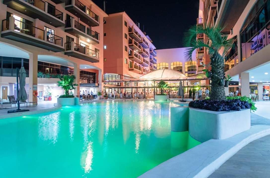 Apto Pes Na Areia Em Hotel Jurere Beach Jurere Internacional Флоріанополіс Екстер'єр фото